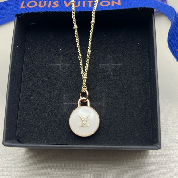 Luxury Charm (LV)-Gold/White, LV Both Side, Unbranded 18" Chain, Box & Dust bag - Picture 1 of 15